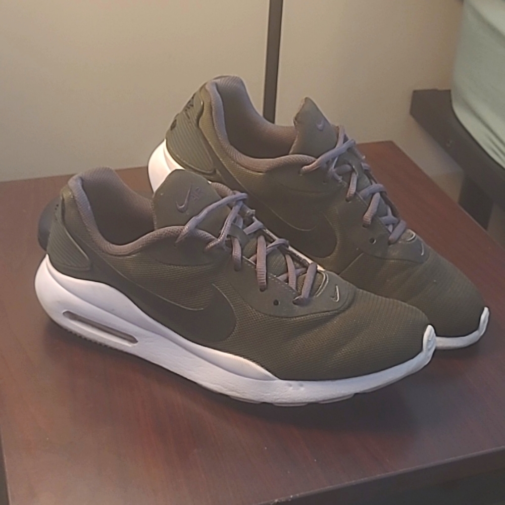 Nike air max oketo olive green